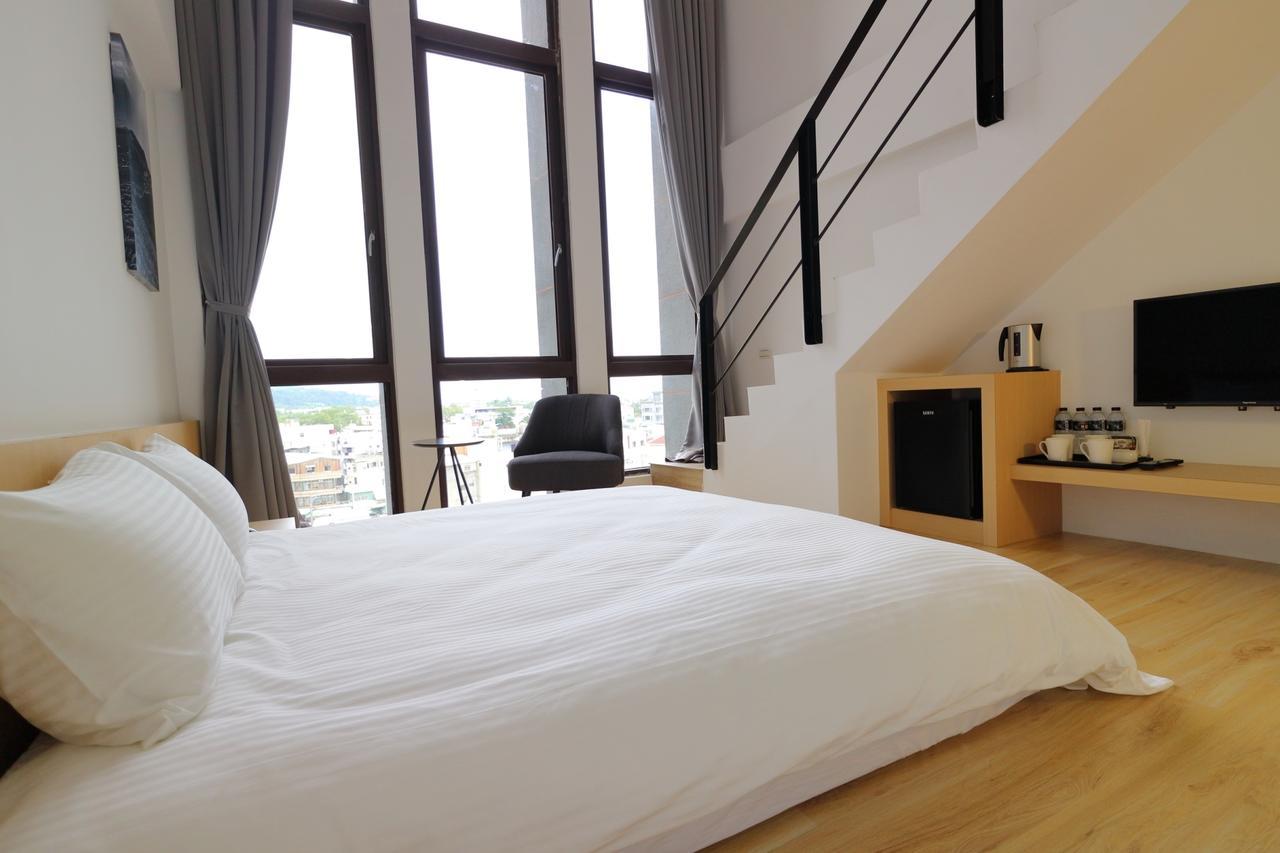 Ket Hotel Yuli Exterior foto